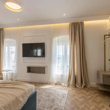 Exclusive Seafront Luxury Manda With Balcony *