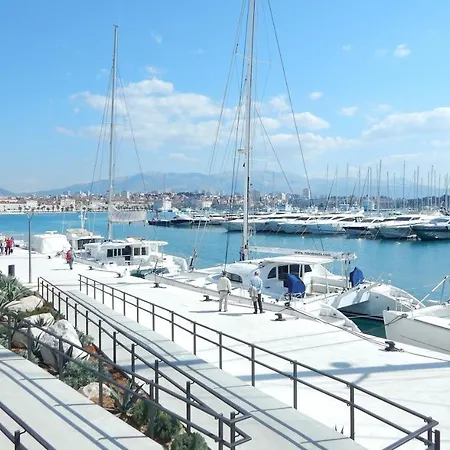 Exclusive Seafront Luxury Manda With Balcony Split