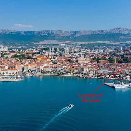 Exclusive Seafront Luxury Manda With Balcony *