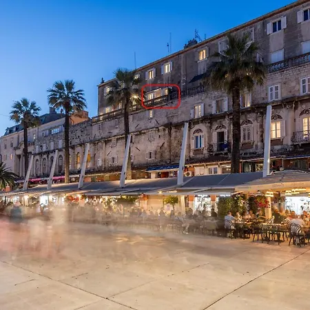 Exclusive Seafront Luxury Manda With Balcony * Split